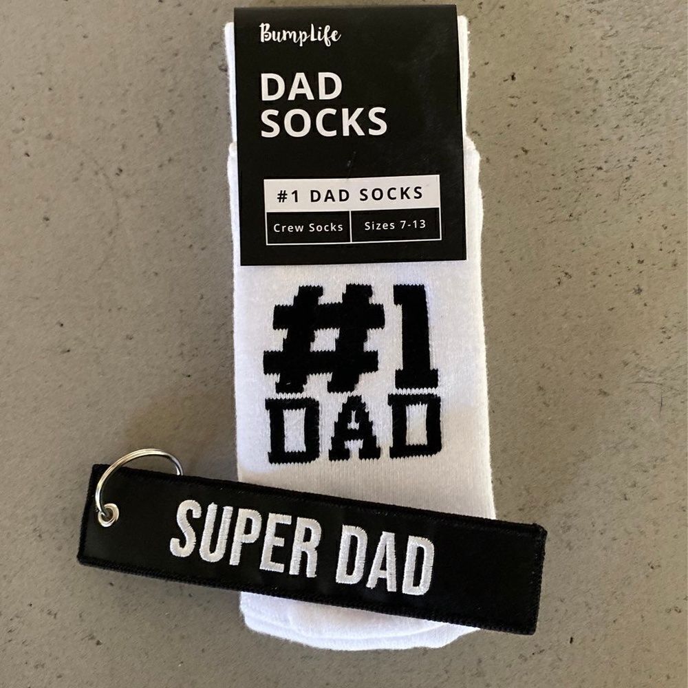 #1 dad socks and key chain
